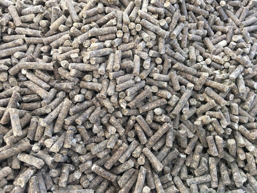 dehydrated chicken manure pellets